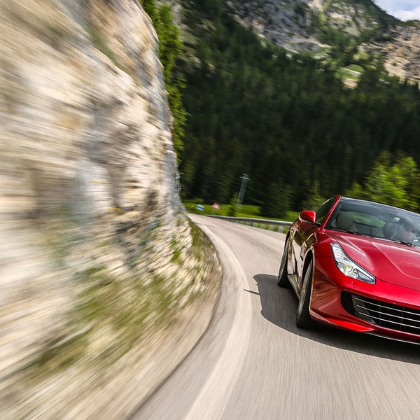 Пробуем на вкус Ferrari GTC4 Lusso на севере Италии