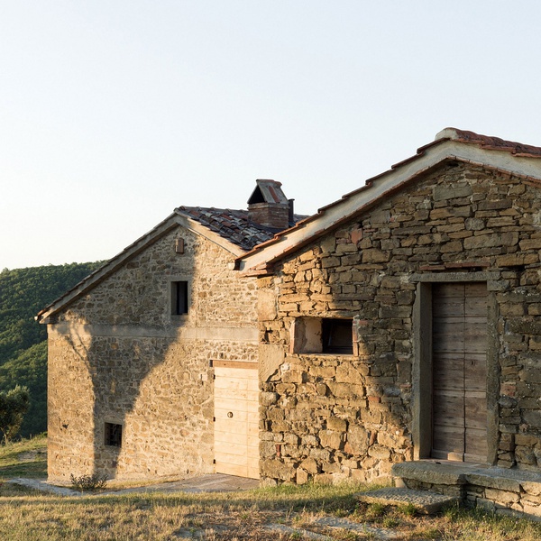 Как крестьянские развалины превратились в Caldesini House